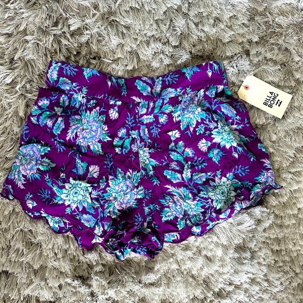 NWT Billabong gauzy shorts